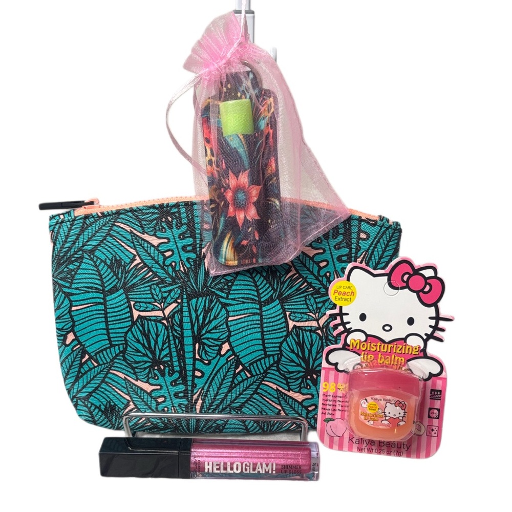 🔥HELLO KITTY LIP-CARE: LIPGLOSS, LIP BALM BUNDLE